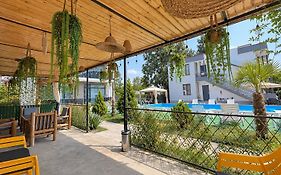 Apollo Plus Cottages